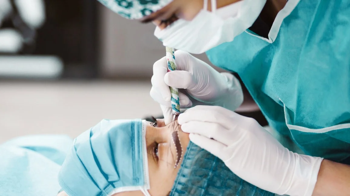 How do you treat Sparse Eyebrows